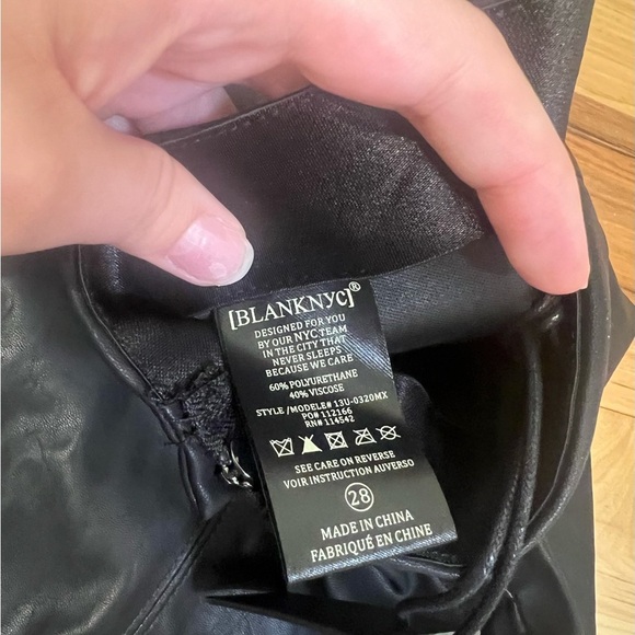 BLANKNYC NWT FAUX LEATHER SKIRT SZ 28 SMALL 6 KNEE LENGTH SIDE ZIPPER BACK SLIT - Picture 5 of 6